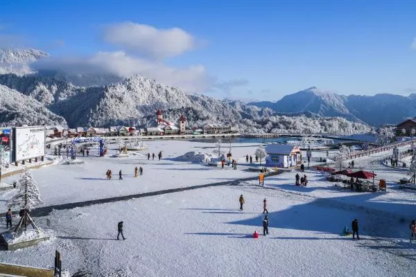 2020年西嶺雪山滑雪場開放時(shí)間及游玩攻略