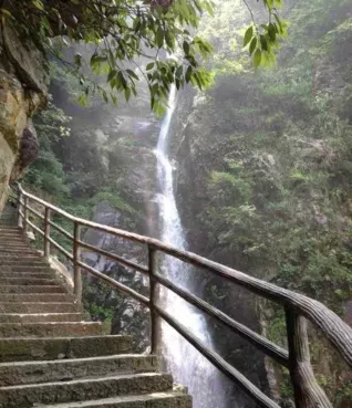 明月山在哪里 明月山附近住宿推薦