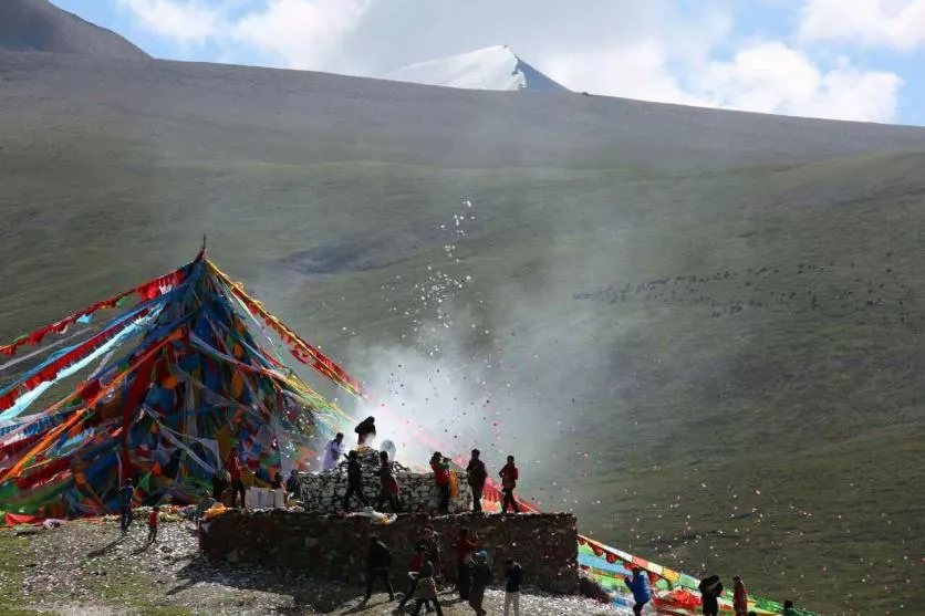 阿尼瑪卿雪山景區(qū)攻略